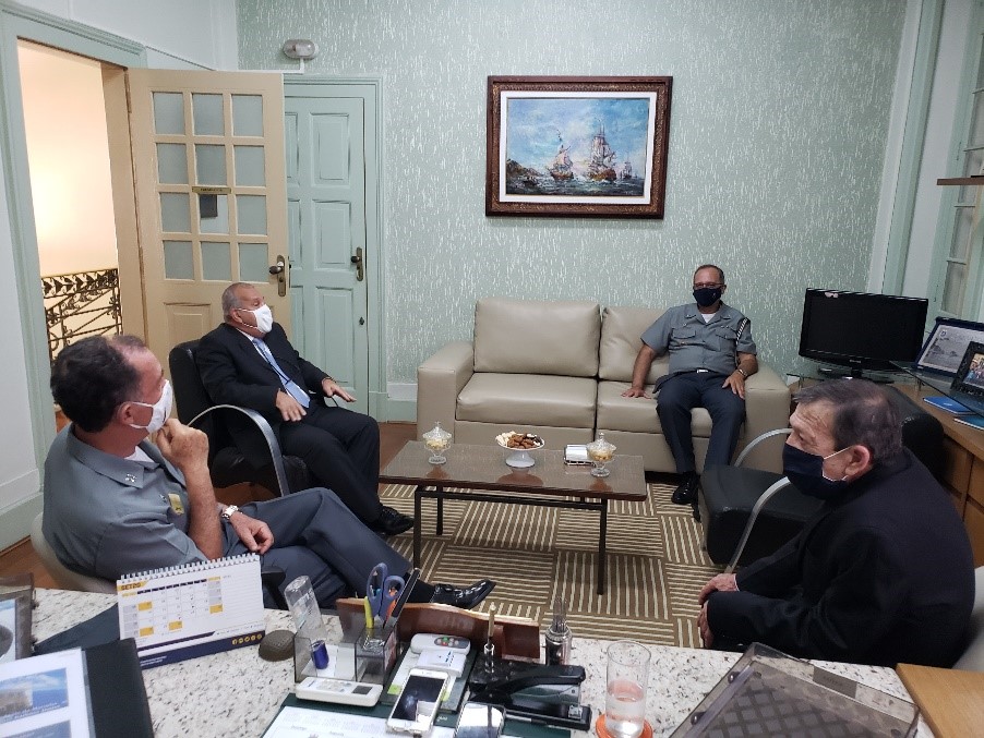 Comandante da Marinha visita a FEMAR