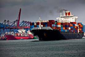 Porto de Santos fecha terminal químico e pega indústria de surpresa