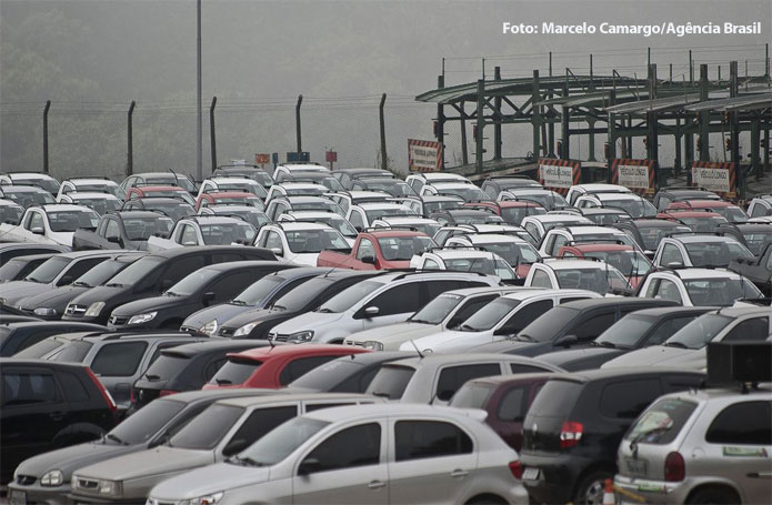 Exportação de veículos retrocede no tempo com queda de 34% e tem o pior desempenho dos últimos 21 anos