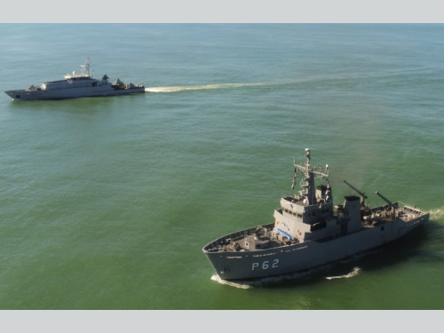 Ações de patrulha naval simultâneas das Marinhas do Brasil e da França reforçam segurança na região norte do País