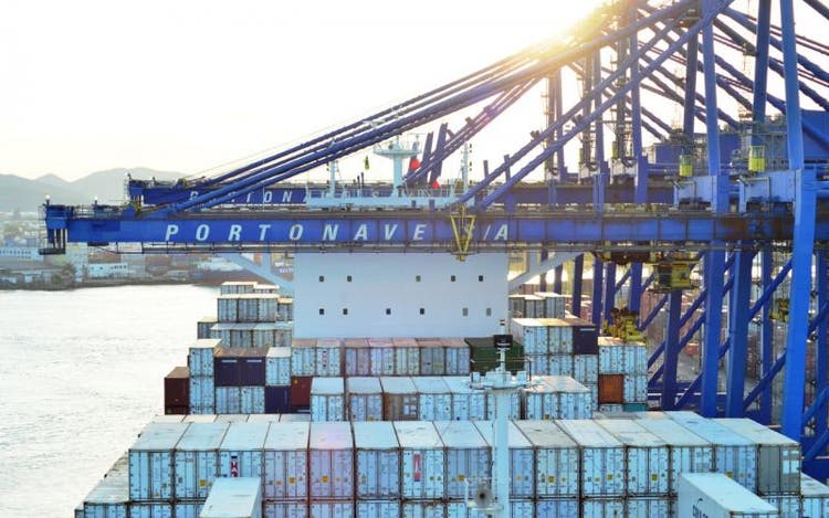 Portonave anuncia nova rota de navios e recorde de movimentação