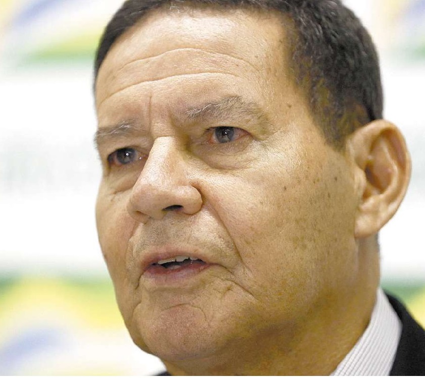 Governo terá vacina da China, diz Mourão