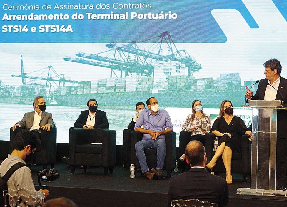 Ministro promete "revolução" no Porto