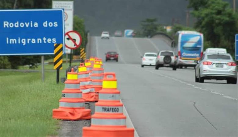 Motoristas da Imigrantes ganham navegação gratuita para pedir socorro