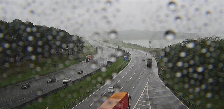 Estradas seguem com fluxo tranquilo mesmo com chuva