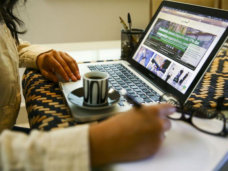 Países criam vistos de trabalho remoto para atrair nômades digitais