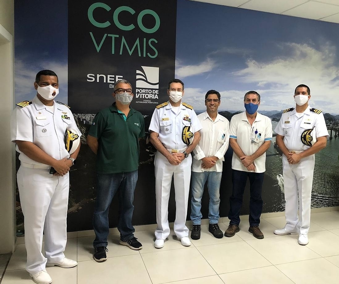 Comitiva da Marinha conhece o sistema de navegação da CODESA
