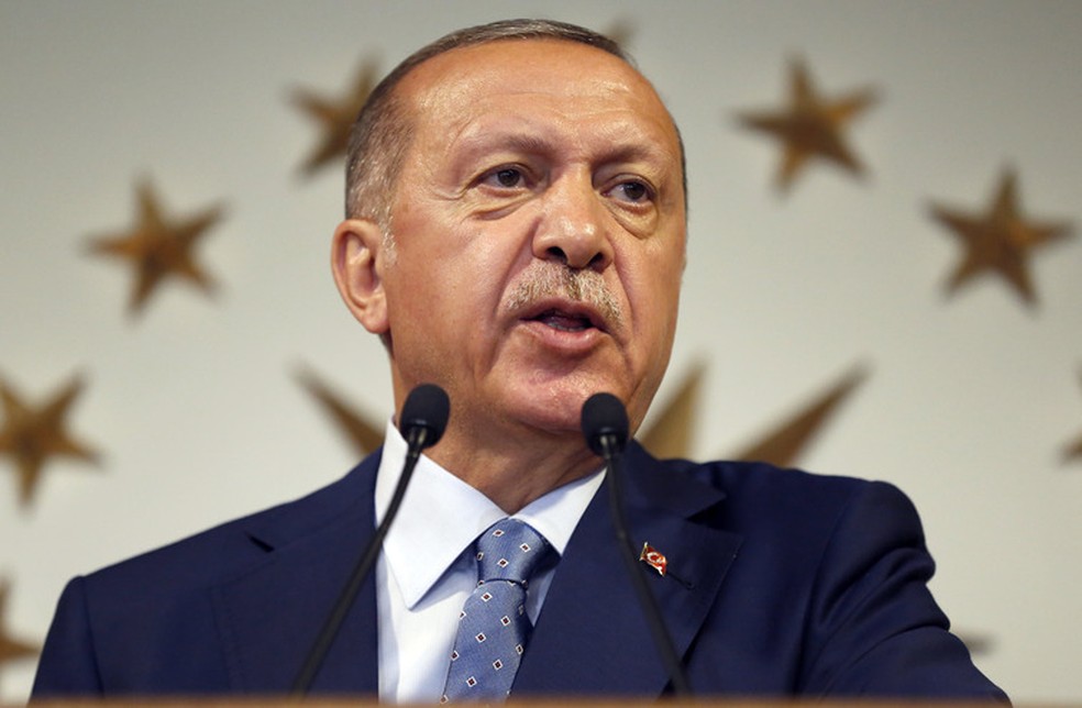 Turquia anuncia restrições para enfrentar novo surto de covid-19