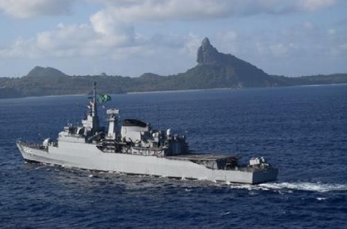 Navios e aeronaves da Marinha do Brasil realizam patrulha nos extremos da “Amazônia Azul”