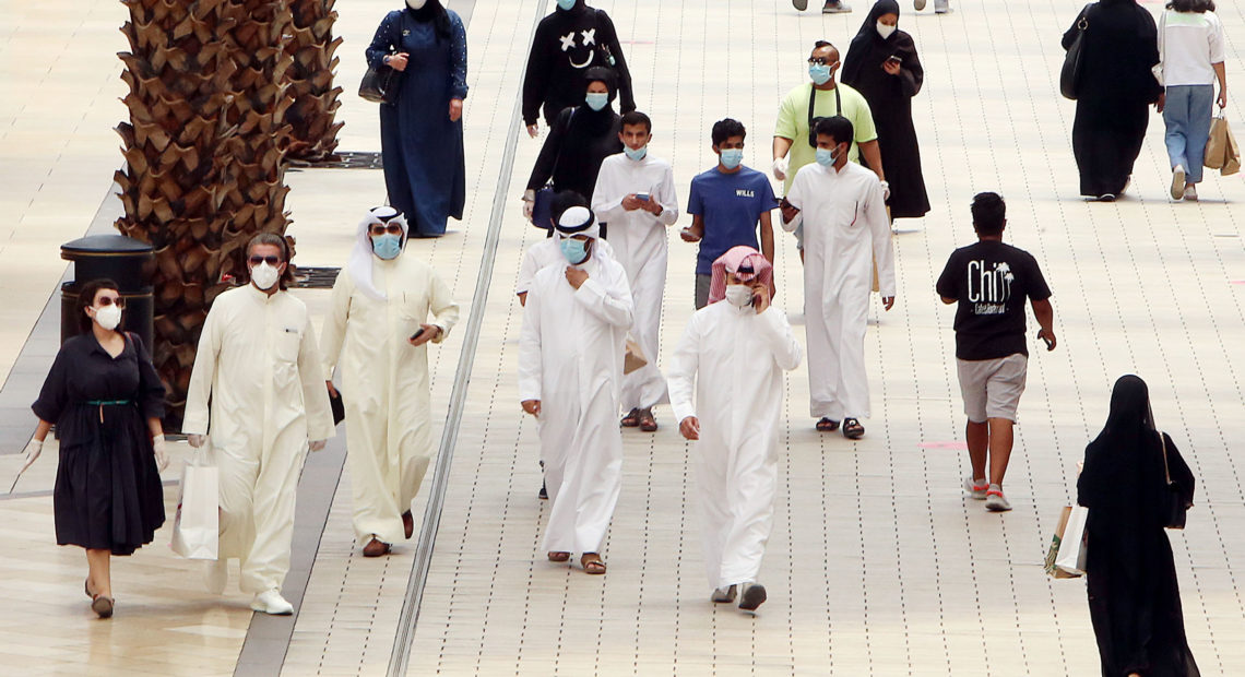 Kuwait promete vacinar todos os cidadãos gratuitamente