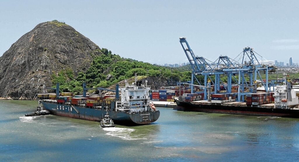 Porto de Vitória abre edital para exploração de instalações portuárias