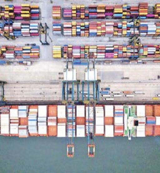Porto registra em outubro movimentação recorde de contêineres para o mês