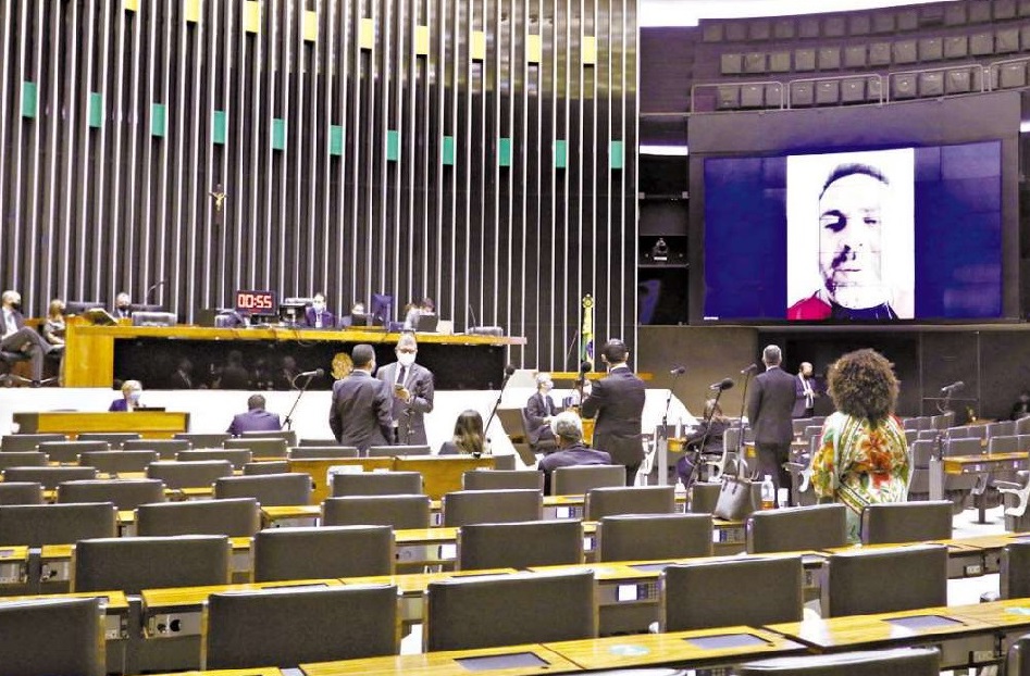 Câmara conclui votação da BR do Mar. Texto segue para o Senado