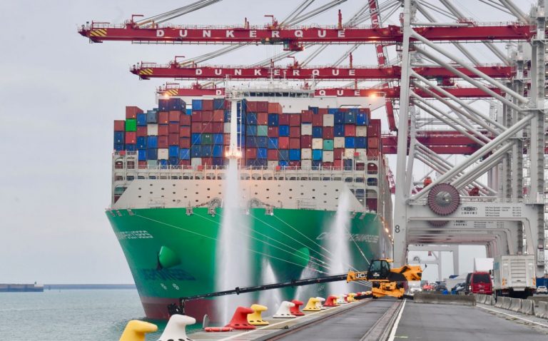 CMA CGM Champs Elysees Se Torna O Primeiro Navio Movido A LNG De 23 000 