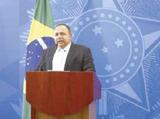 Vacinação pode começar em dezembro, diz Pazuello