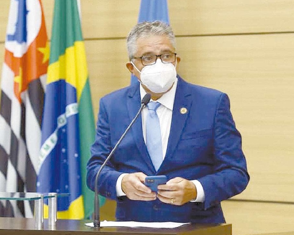 Suman fala em cuidar das pessoas de Guarujá