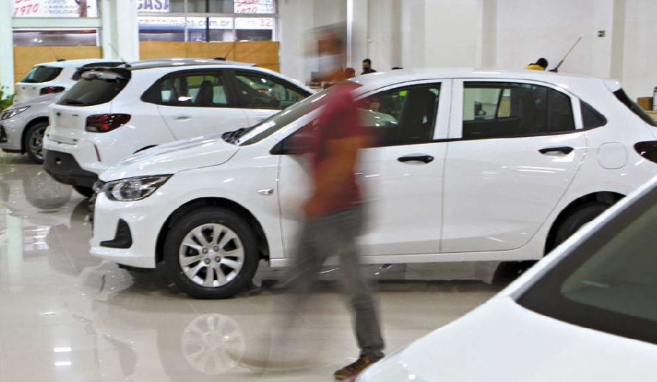 Alta no ICMS vai elevar preço de carros no Estado