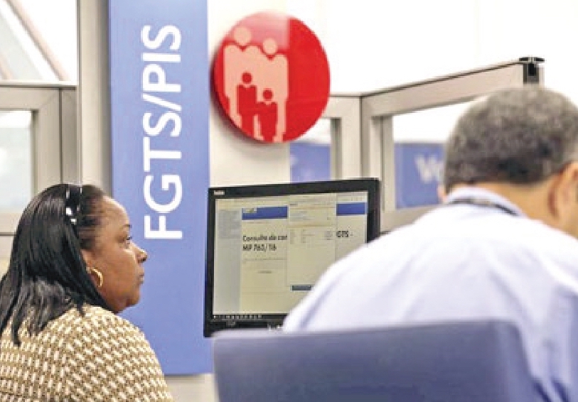 Trabalhadores podem sacar o abono do PIS
