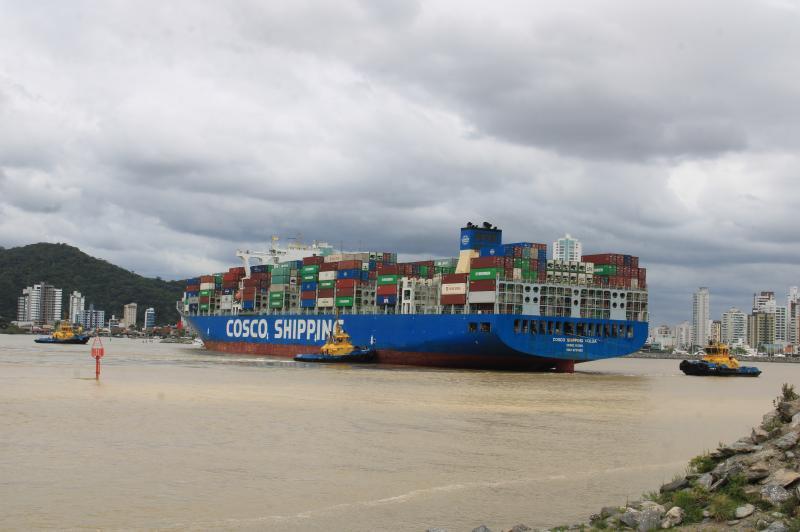 Nova Bacia de Evolução de Itajaí e Navegantes completa um ano e alcança a marca de 300 navios manobrados
