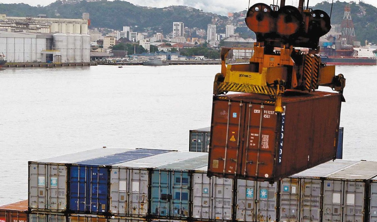 Porto de Santos pede reajuste de tarifas