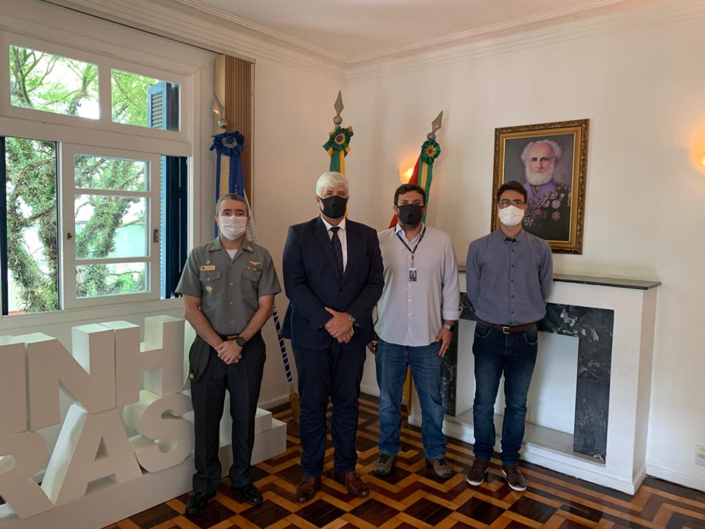 Representantes da PORTOS RS visitam o Capitão dos Portos de Porto Alegre