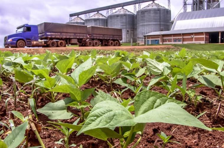 O agro é tech e expande os serviços