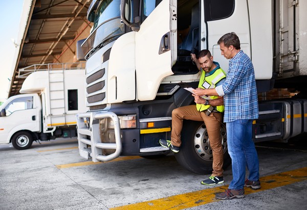 Para acalmar caminhoneiros, governo quer criar logo MEI da categoria