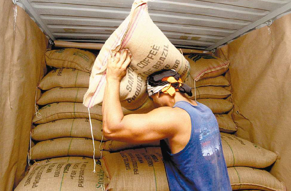 Exportações de café por Santos têm queda de 15,6%