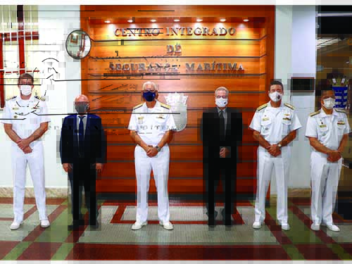 Marinha e Receita Federal intensificam cooperação mútua