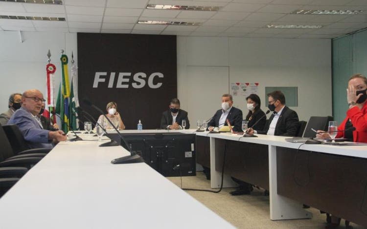 Espanhóis têm interesses em portos e agronegócio de Santa Catarina