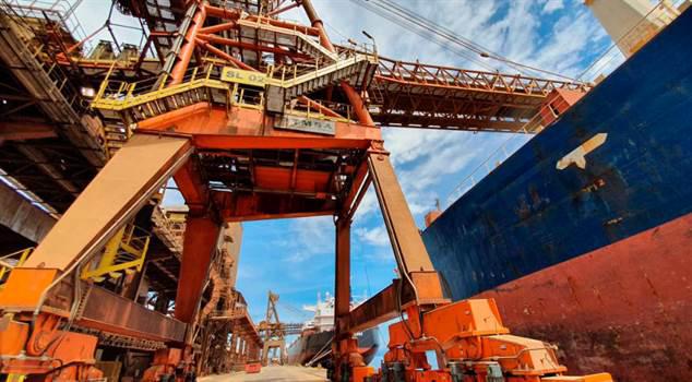 Nova safra de soja começa a ser exportada por Paranaguá
