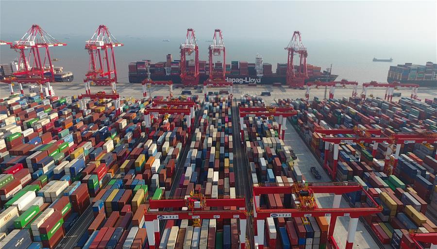 Porto de Xangai é líder mundial em movimentação de contêineres por 11 anos consecutivos
