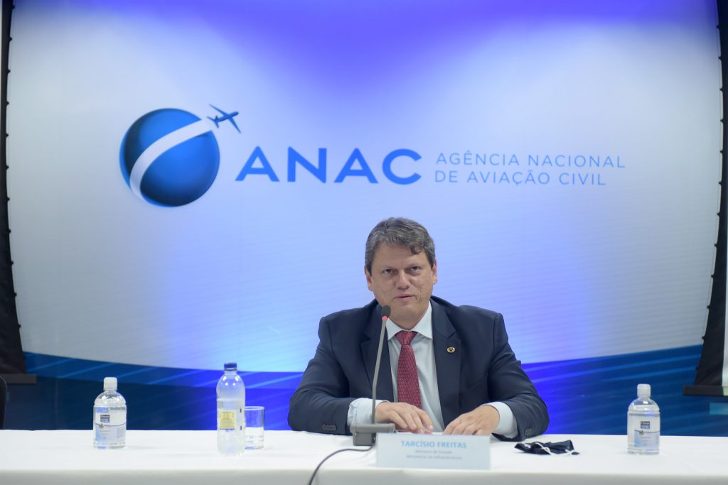 Tarcísio de Freitas revela grande procura de investidores interessados nos leilões de aeroportos, em abril