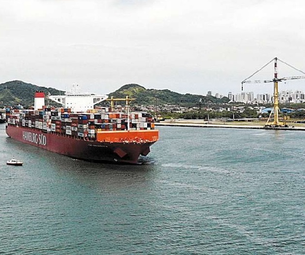 Balança fecha fevereiro no azul, mas abaixo de 2020