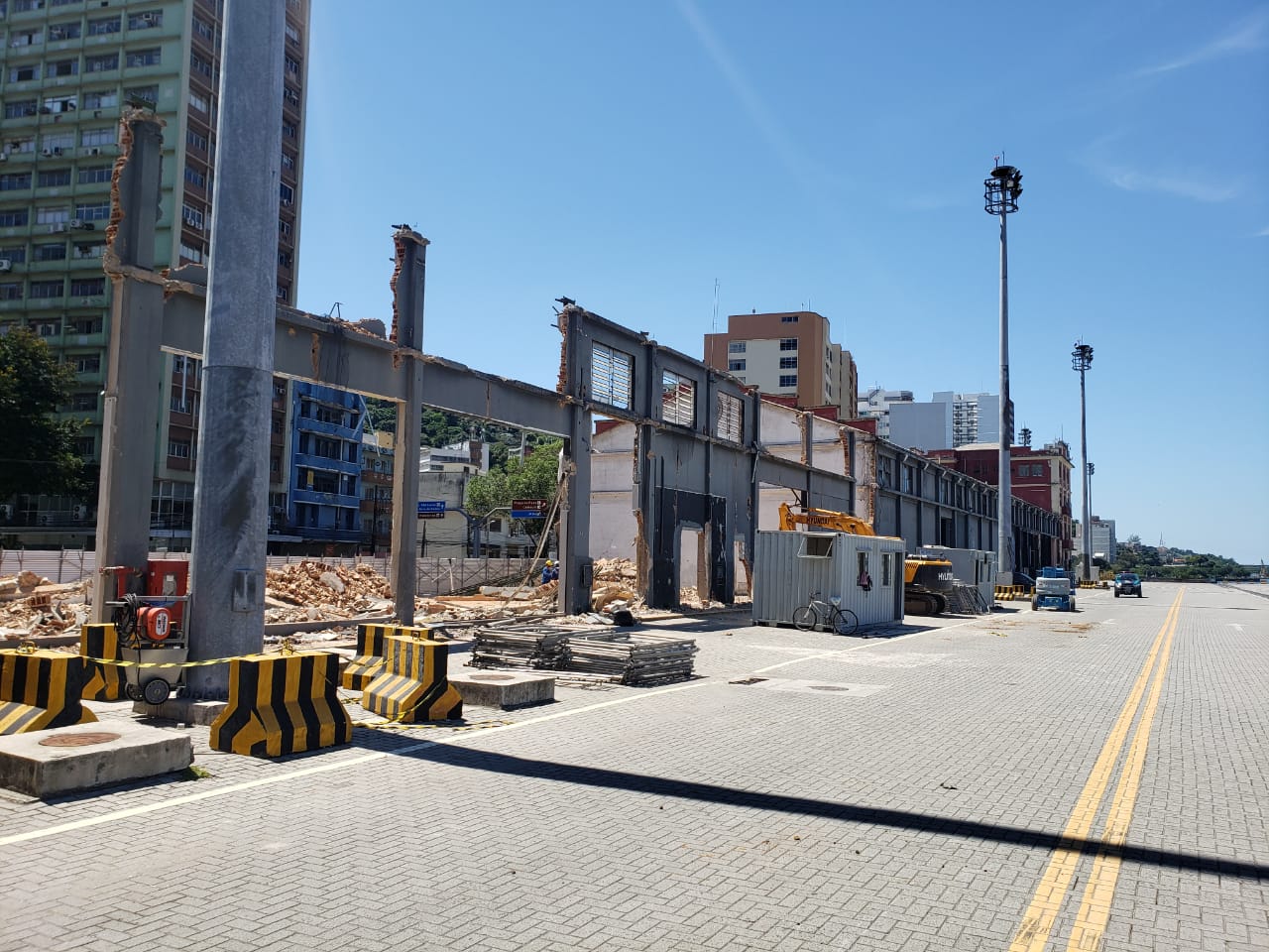 CODESA – Cais mais aberto para a cidade com demolição de anexo