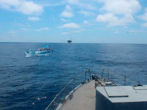 Navio-Patrulha “Guajará” realiza apreensão de duas embarcações pesqueiras na Bacia Santos (SP)