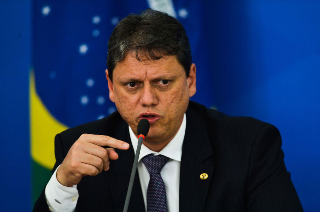 Leilão de terminais portuários prevê R$ 600 milhões no dia 9