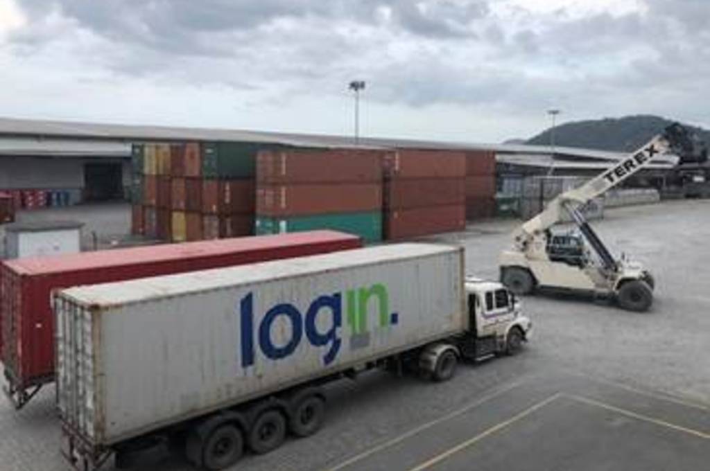 Log-In fecha contrato para um novo serviço com origem na Argentina
