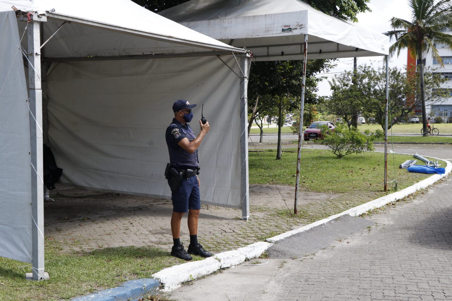 Guarujá bloqueia mais de 1500 veículos no final de semana