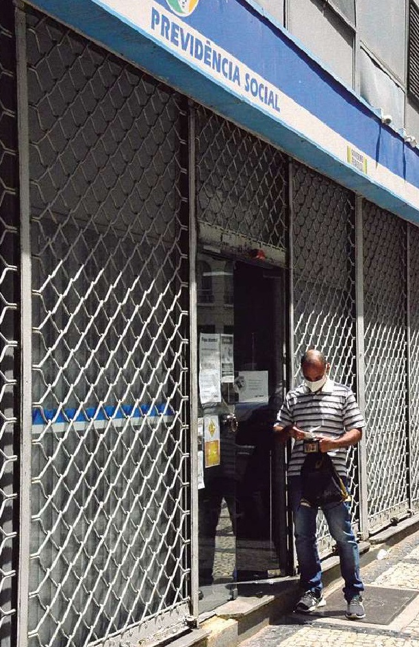 Governo adianta 13° do INSS para este mês