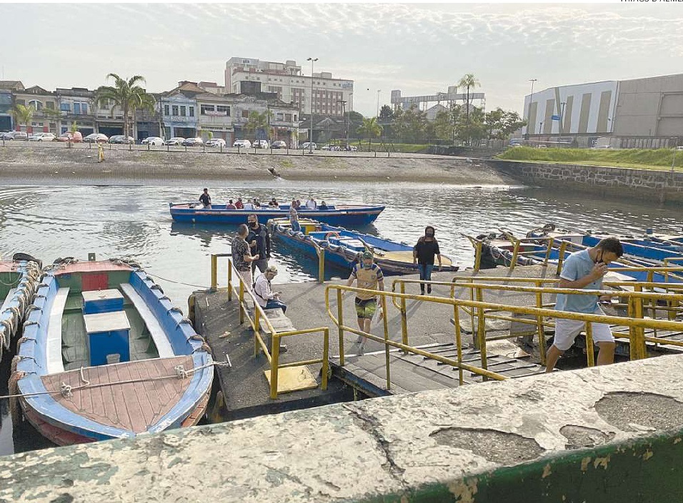 Catraias: serviço centenário pelo mar
