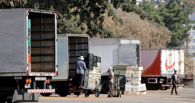 Governo lança pacote de medidas a caminhoneiros