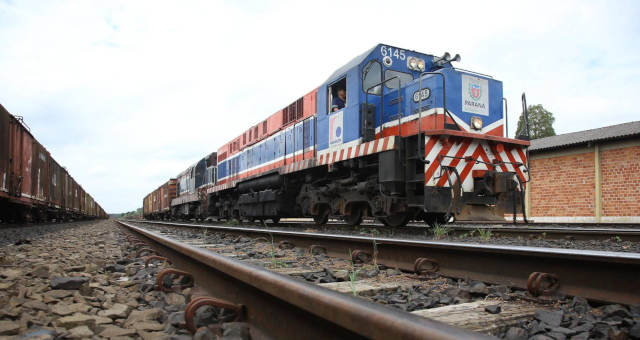 Ministro Tarcísio de Freitas apresenta estudo para desestatização da Ferroeste