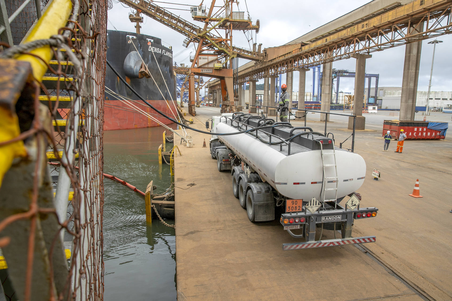 Óleo usado de navios recolhido no Porto de Paranaguá é destinado à reciclagem