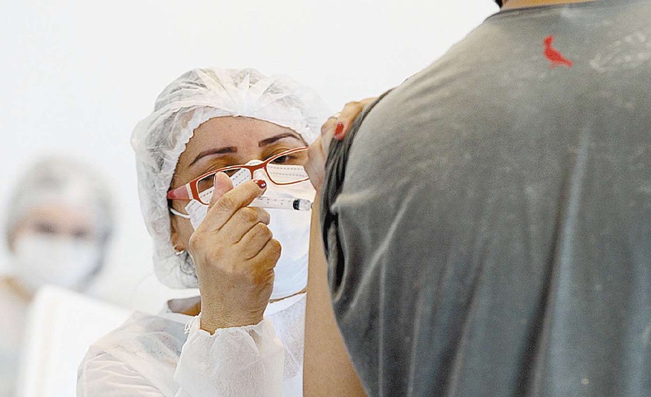 Começa vacinação acima de 18 anos com comorbidades
