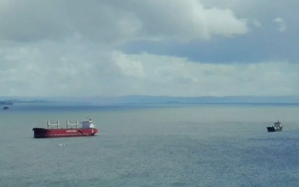 Navios internacionais ficam em quarentena na costa de Salvador após tripulantes pegarem Covid-19
