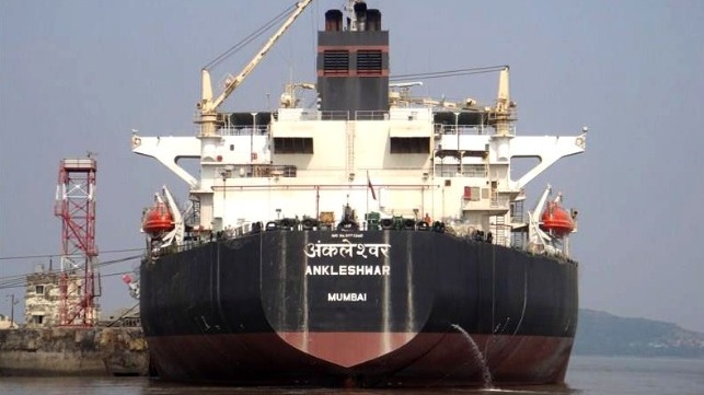 China proíbe navios tripulados por marítimos indianos