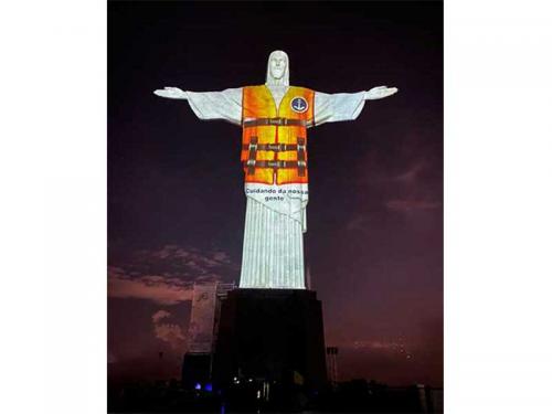 Marinha e Arquidiocese de São Sebastião do Rio de Janeiro realizam projeção no Cristo Redentor