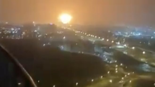 Porto de Jebel Ali tem explosão dentro de navio