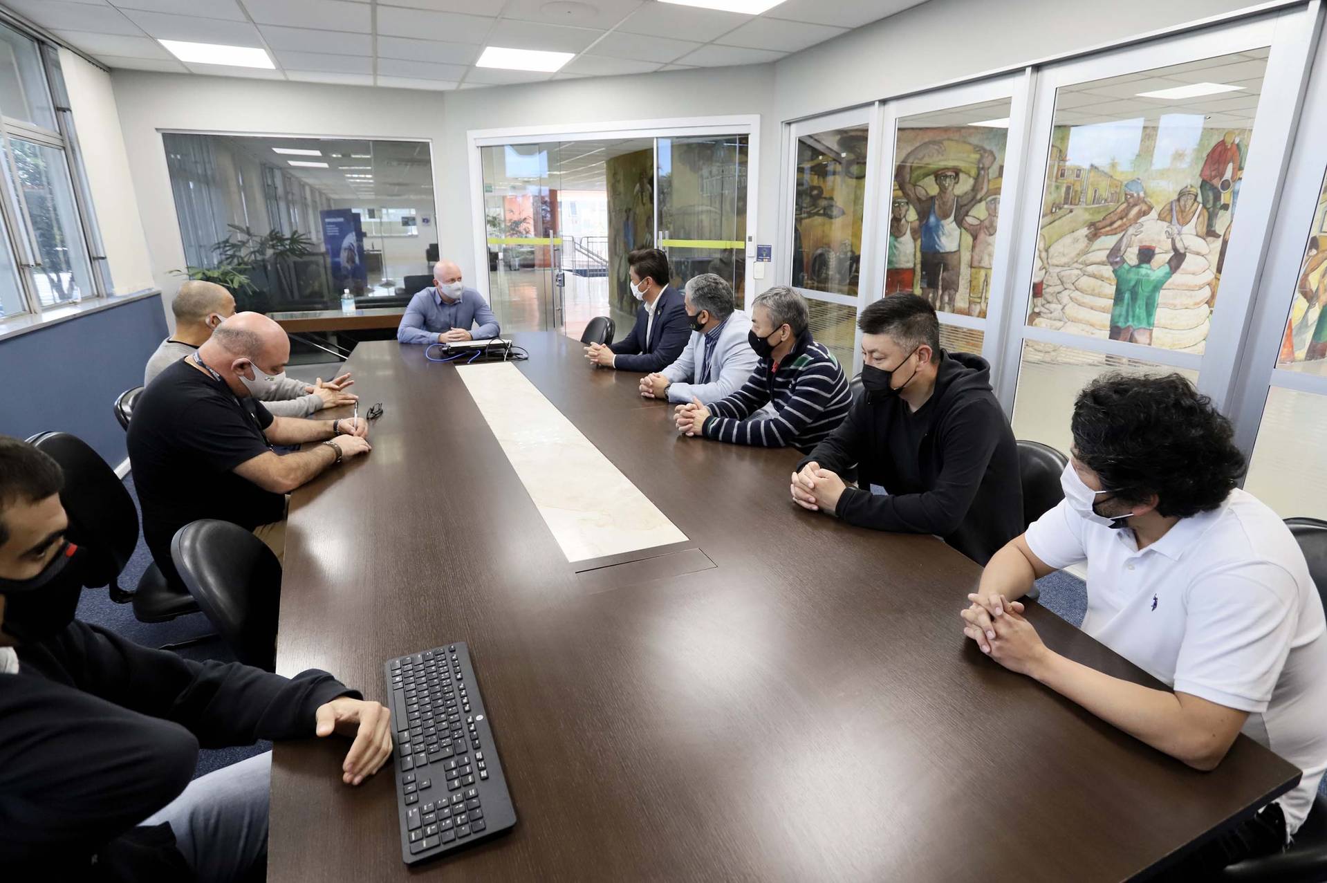Porto de Paranaguá apresenta vantagens de embarque a empresários asiáticos